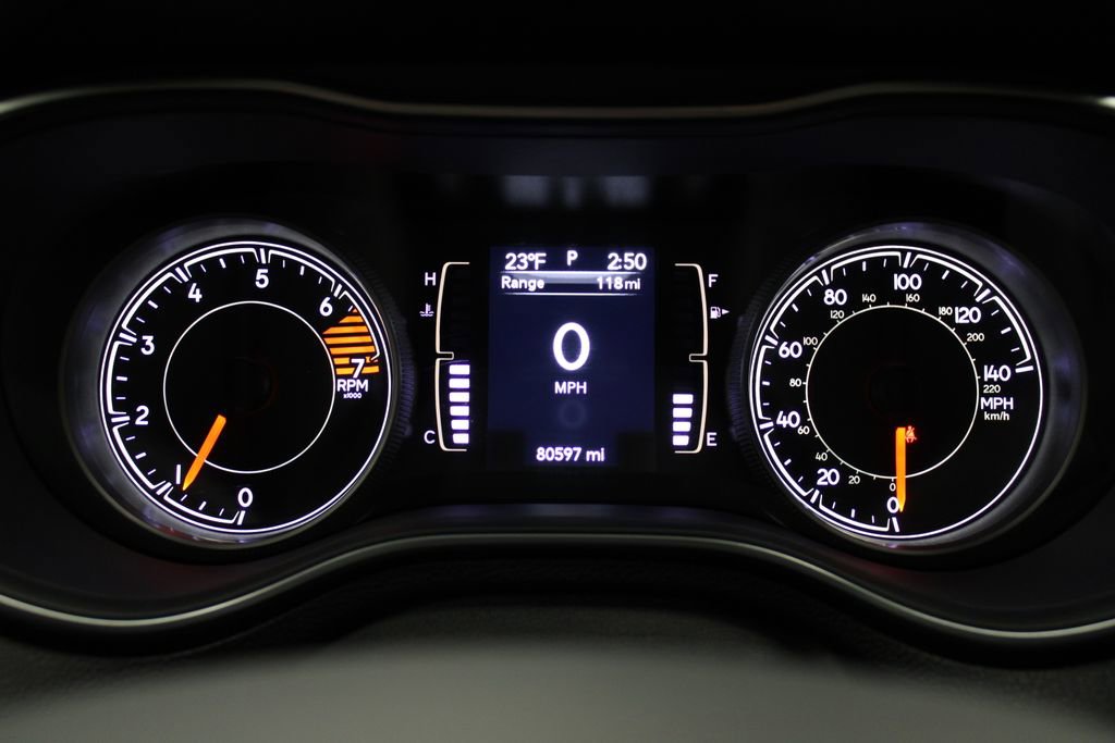 Used 2021 Jeep Cherokee Latitude Plus image 10