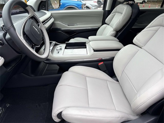 New 2025 Lincoln Navigator L Reserve image 23