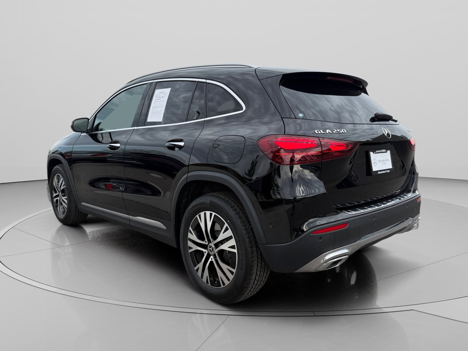 Certified 2025 Mercedes-Benz GLA 250 4MATIC image 3