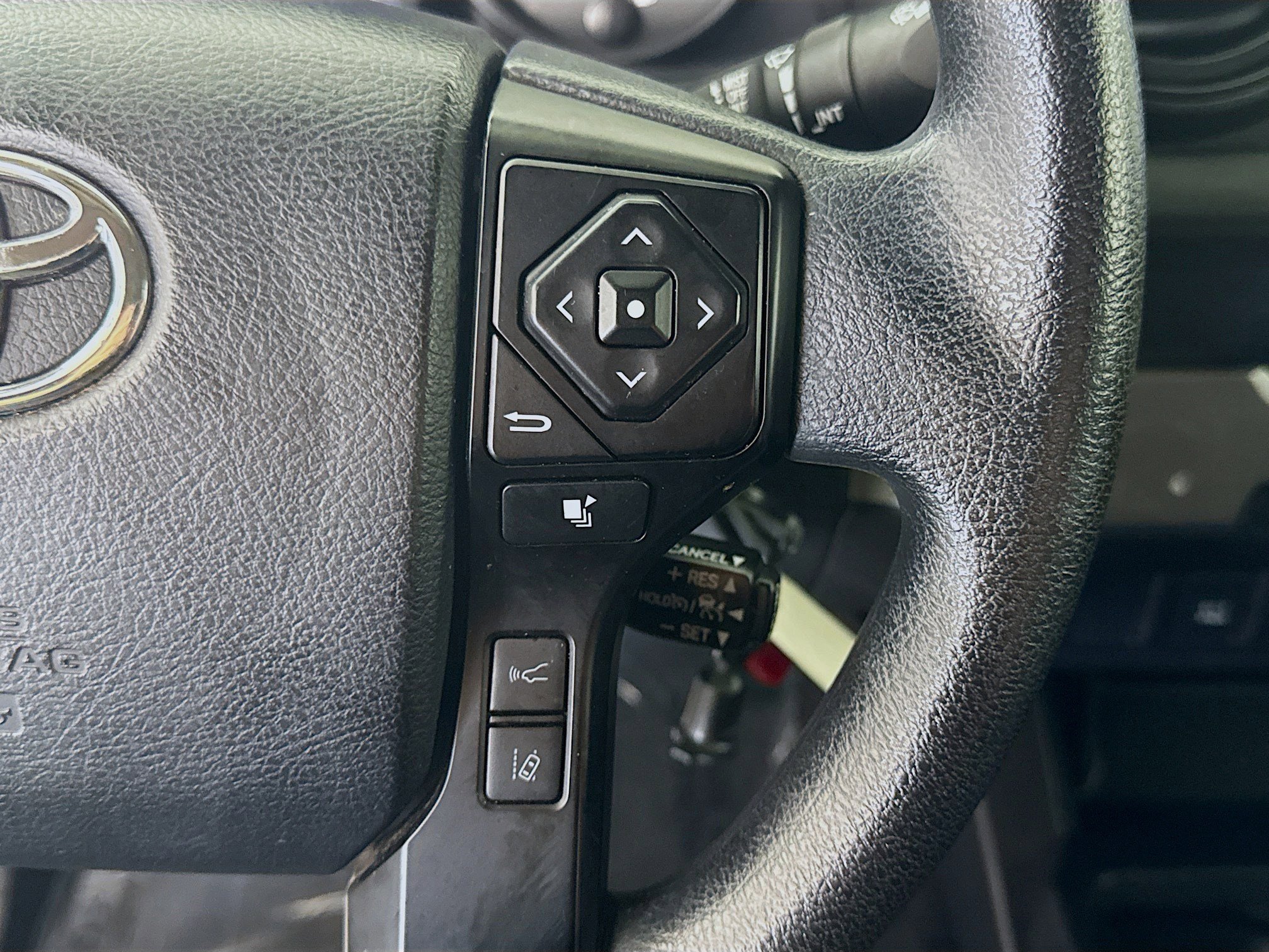 Used 2021 Toyota Tacoma SR RWD image 15