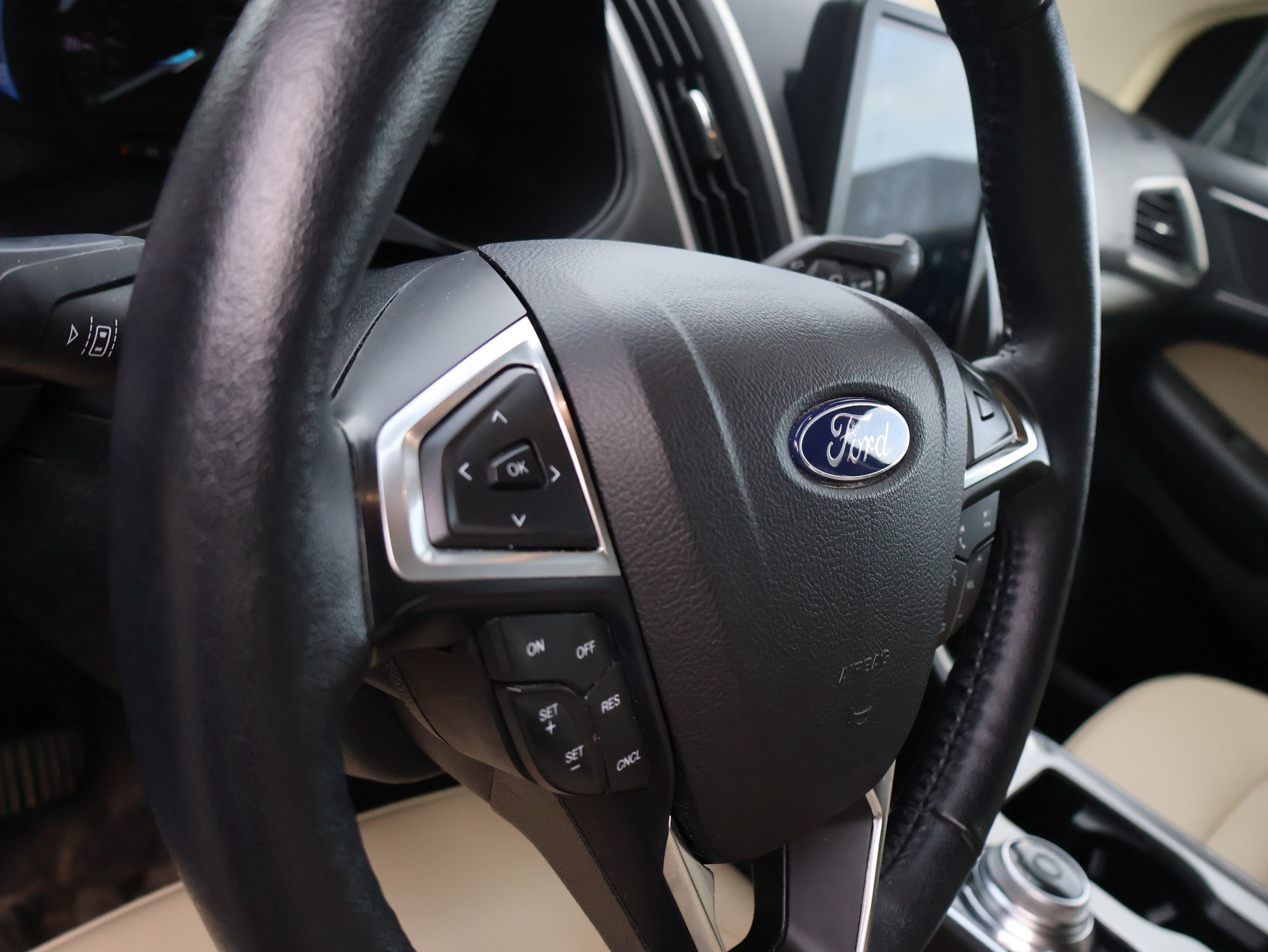 Used 2022 Ford Edge SEL w/ Convenience Package AWD/4WD image 15
