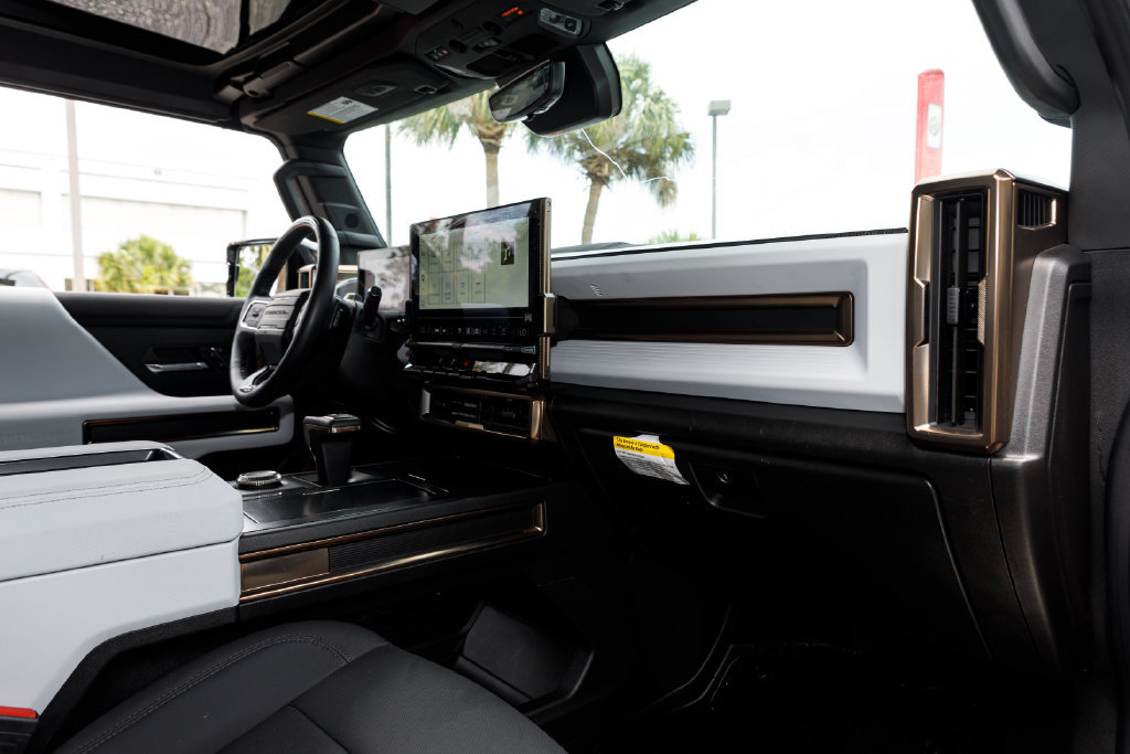 Used 2025 GMC Hummer EV 2X AWD/4WD image 14