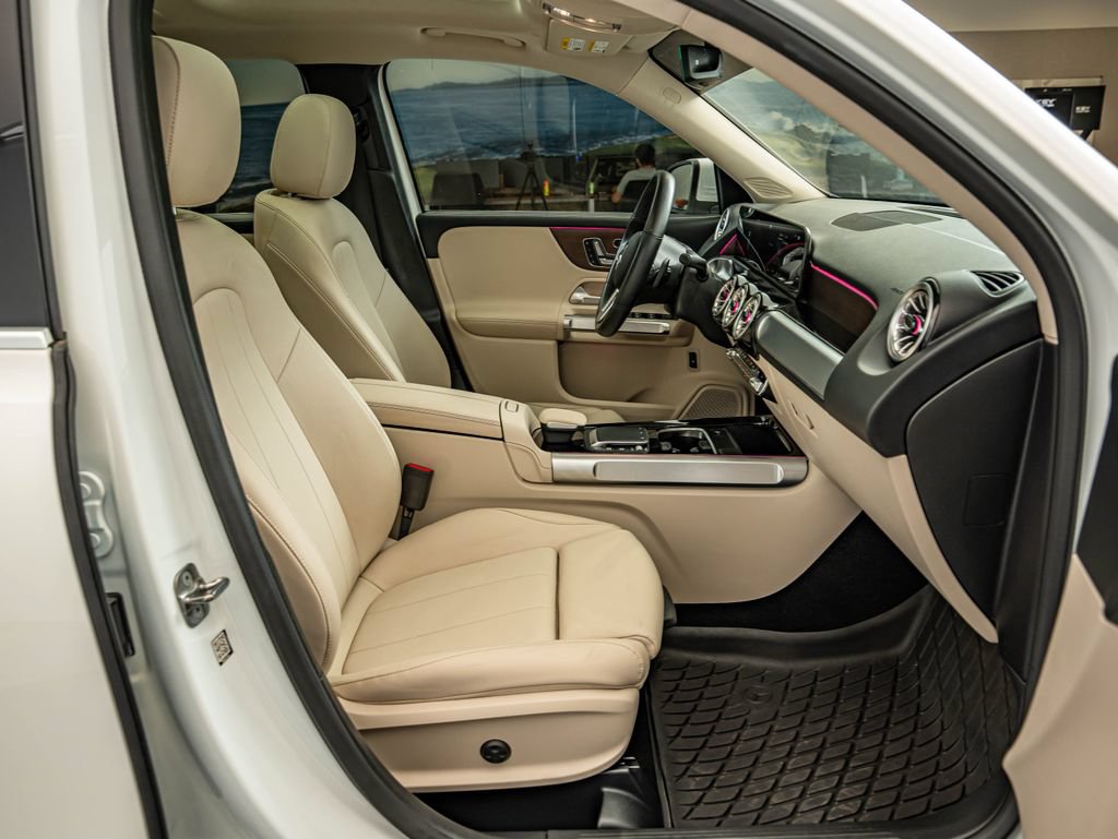 Used 2023 Mercedes-Benz GLB 250 4MATIC image 37
