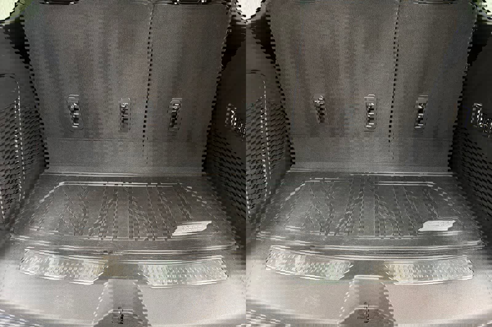 Used 2022 Chevrolet Tahoe High Country AWD/4WD image 15