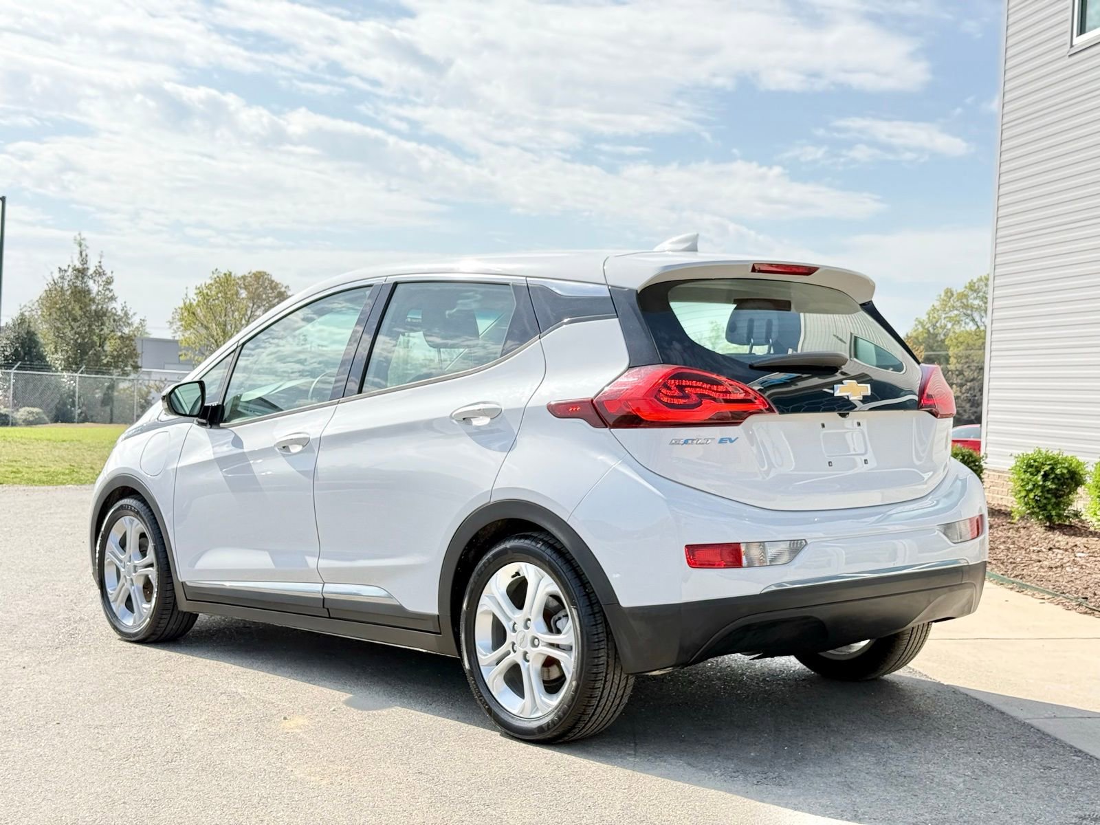 Used 2018 Chevrolet Bolt LT FWD image 13