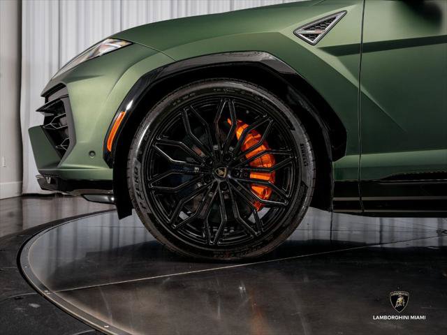 Used 2026 Lamborghini Urus SE AWD/4WD image 12