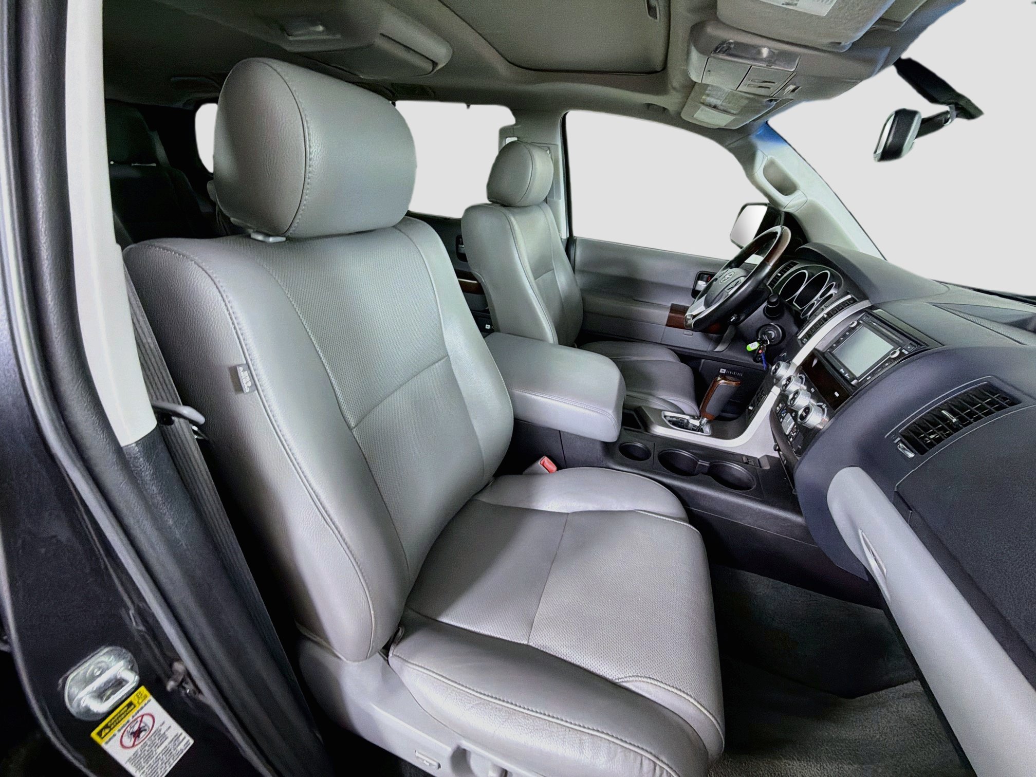 Used 2014 Toyota Sequoia Platinum AWD/4WD image 34