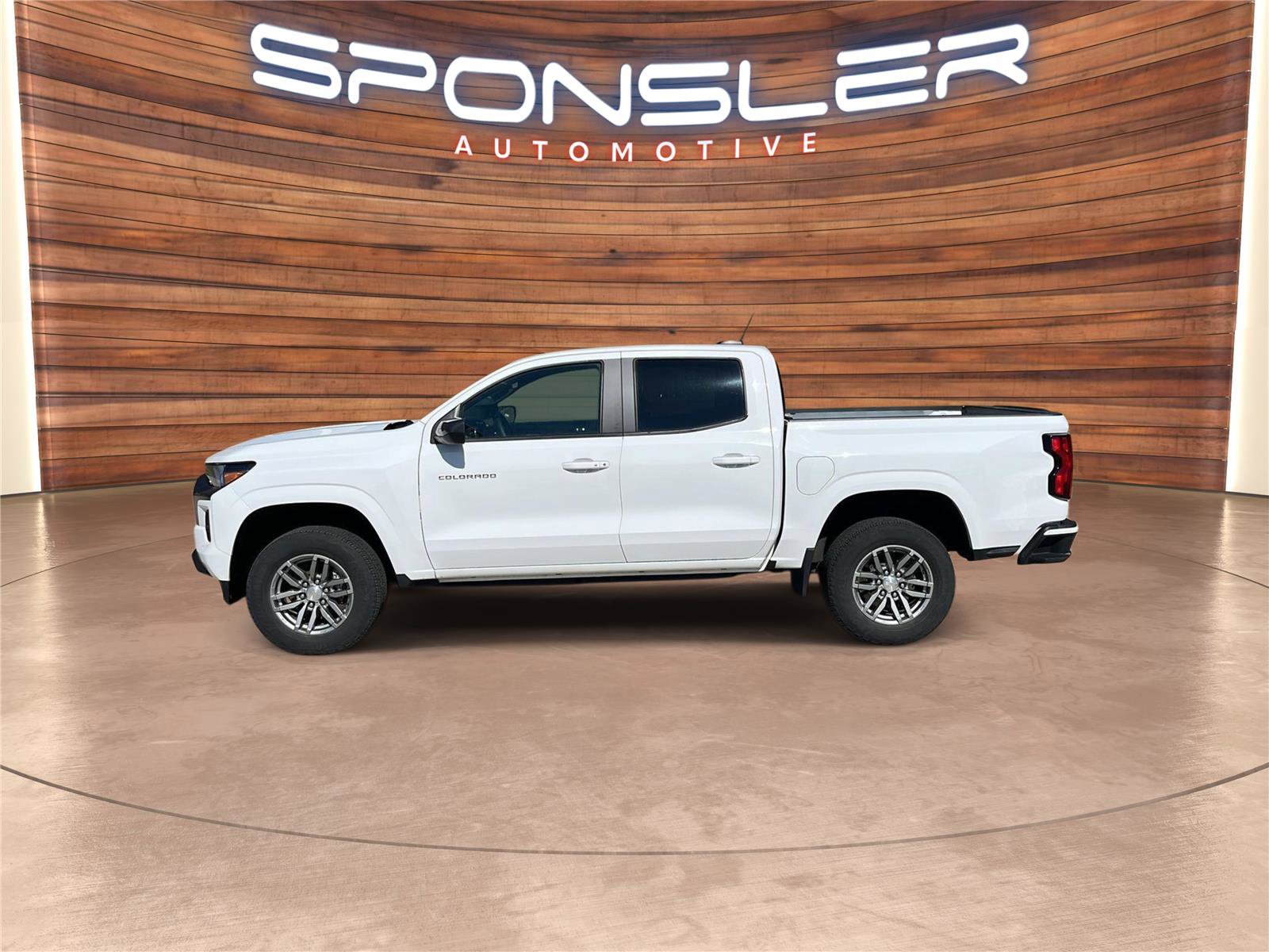 Used 2023 Chevrolet Colorado LT w/ LT Convenience Package image 2