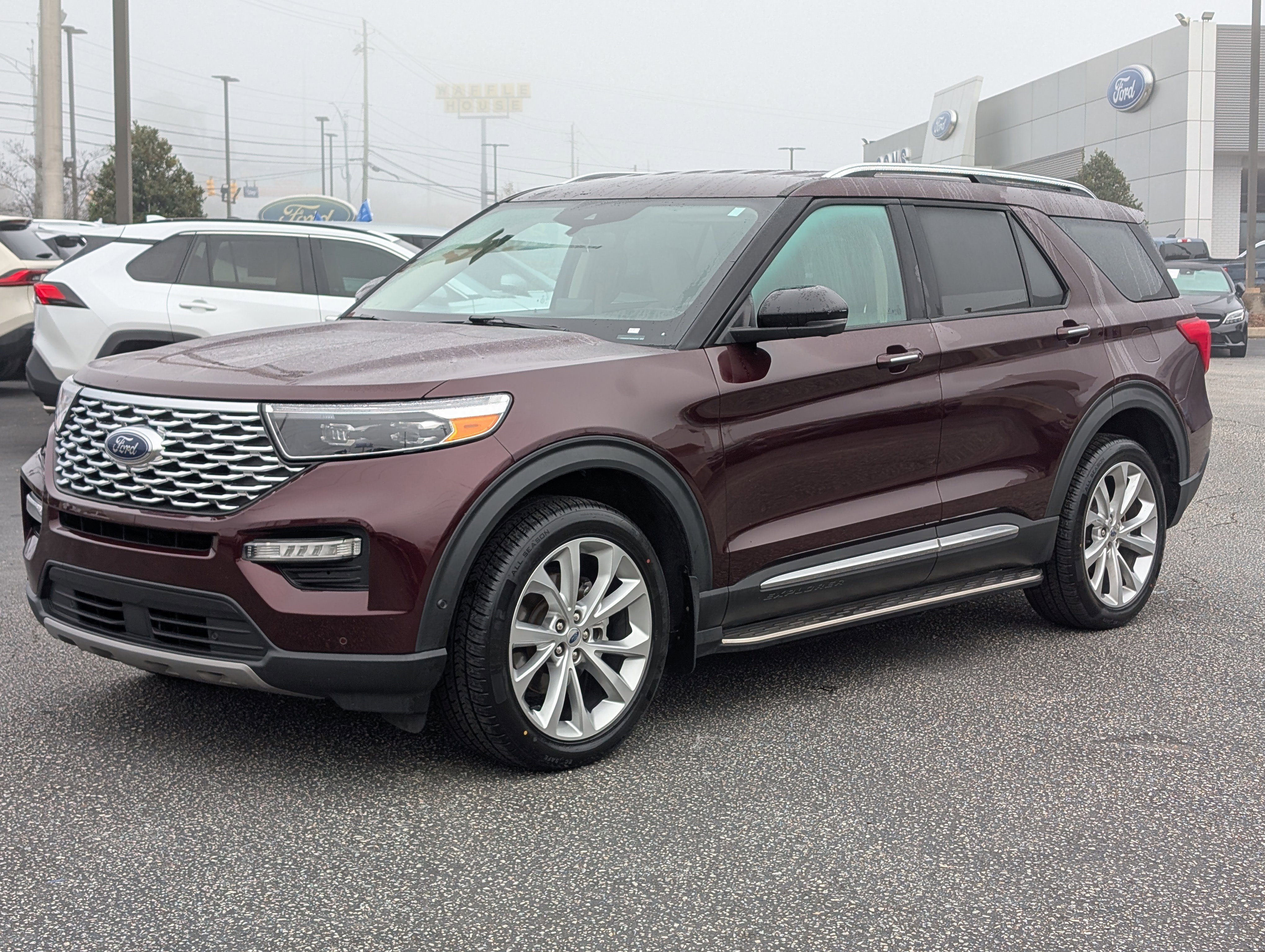 Used 2022 Ford Explorer Platinum w/ Equipment Group 601A image 2