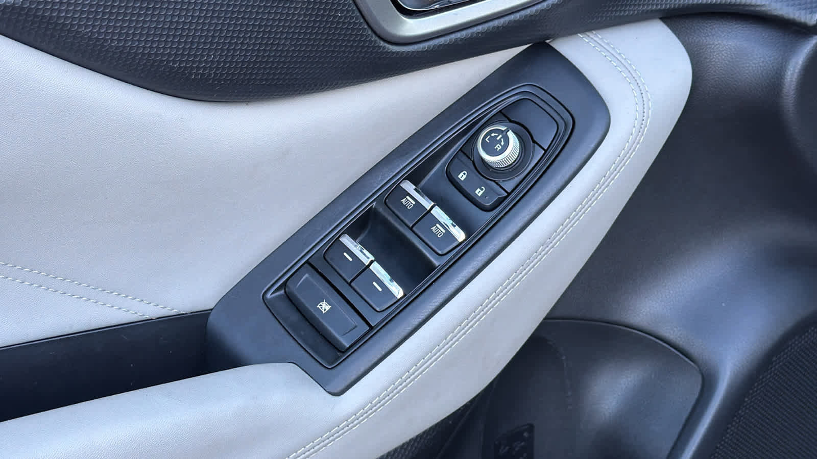 Used 2020 Subaru Forester Limited w/ Popular Package #3 image 22