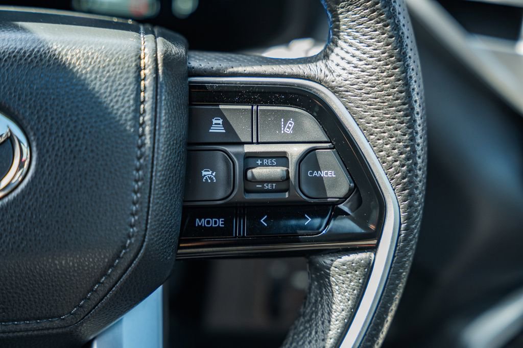 Used 2023 Toyota Tundra Platinum image 31