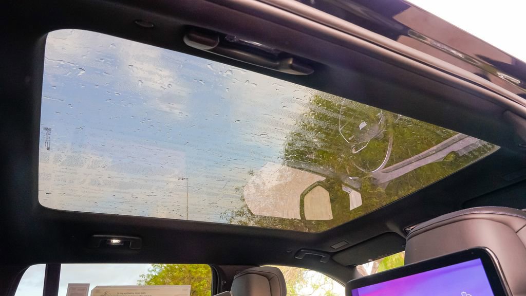 New 2026 Cadillac Escalade IQL Sport 1 w/ LPO, ONYX Package image 16