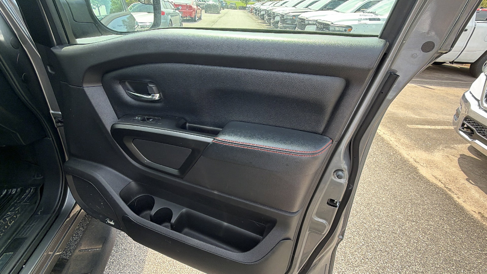 Used 2024 Nissan Titan PRO-4X w/ Pro-4x Convenience Package AWD/4WD image 19