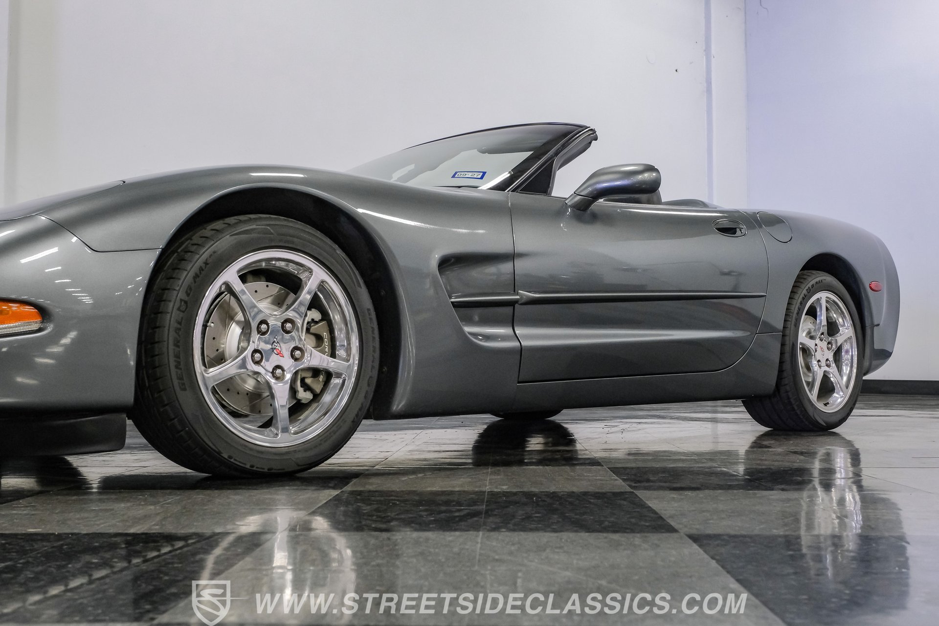 Used 2003 Chevrolet Corvette Convertible w/ Preferred Equipment Group1 RWD image 21