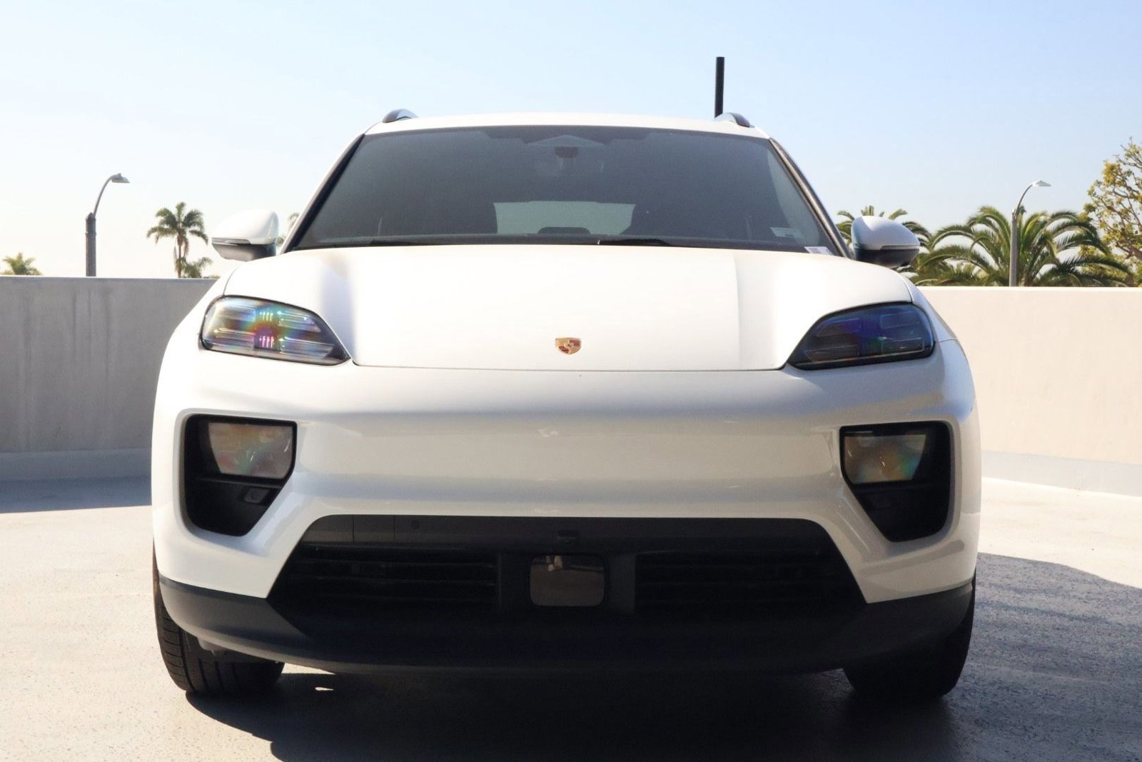 Certified 2024 Porsche Macan 4 Electric image 6