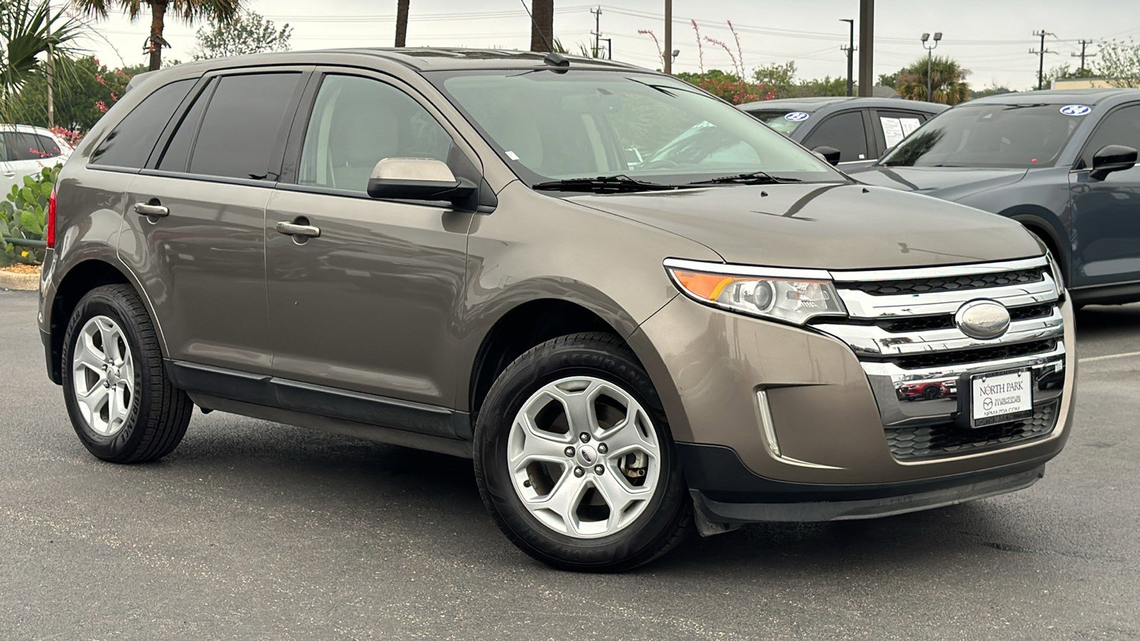 Used 2014 Ford Edge SEL w/ Equipment Group 204A FWD image 2