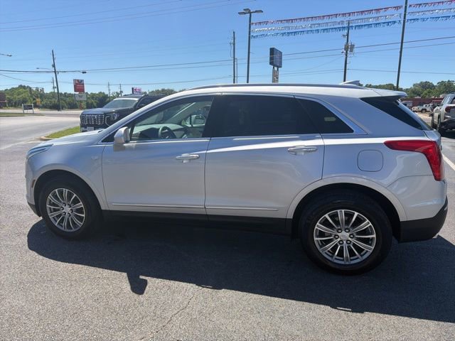 Used 2017 Cadillac XT5 Luxury w/ Driver Awareness Package FWD image 12