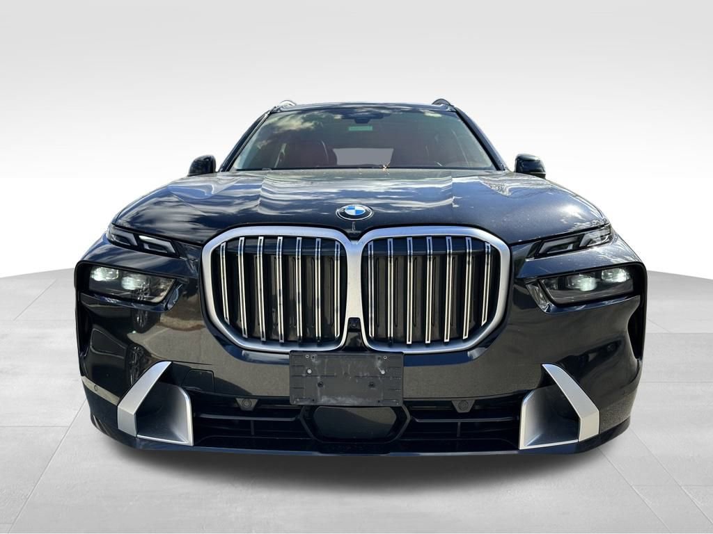 Used 2025 BMW X7 xDrive40i w/ Premium Package image 4