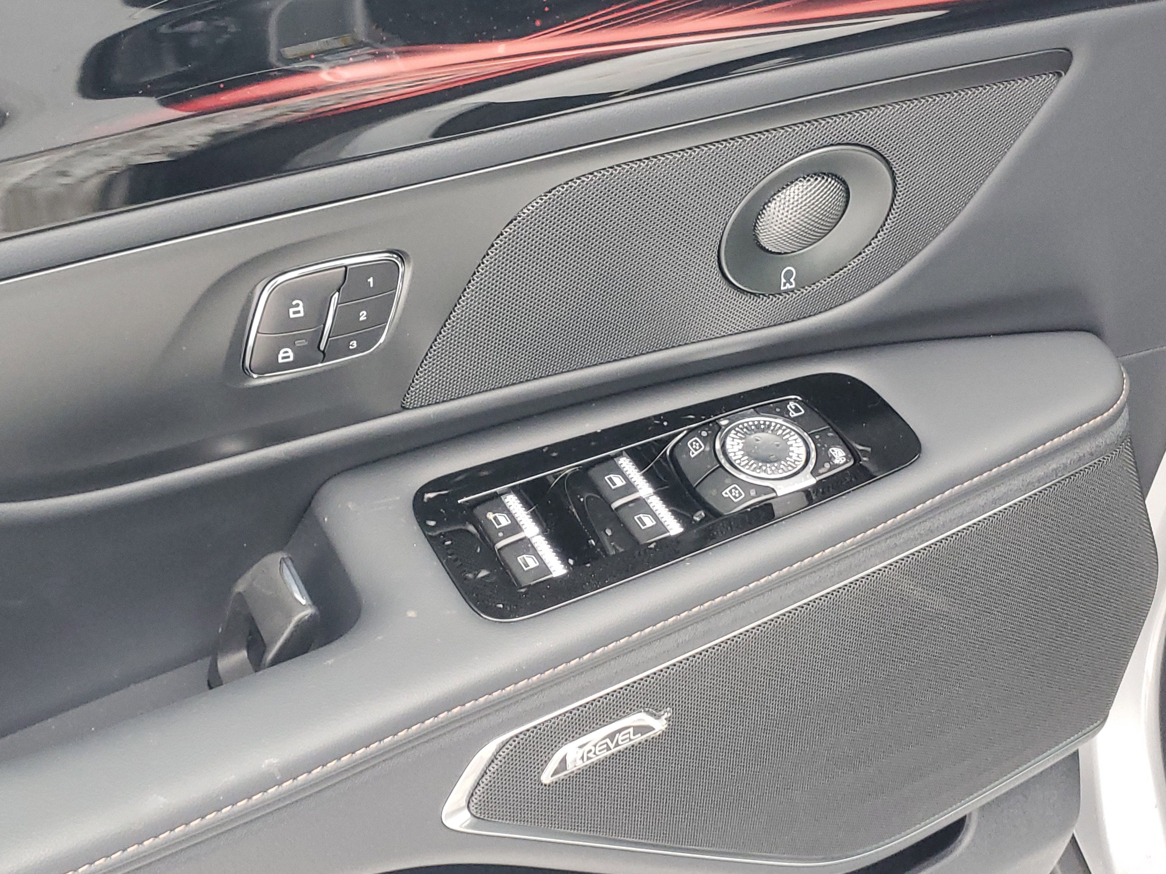 New 2026 Lincoln Nautilus Reserve w/ Jet Appearance Package image 9