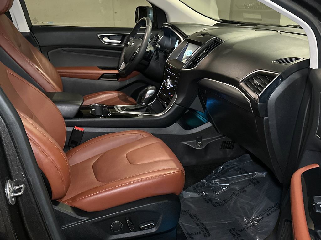 Used 2018 Ford Edge Titanium w/ Equipment Group 301A AWD/4WD image 11