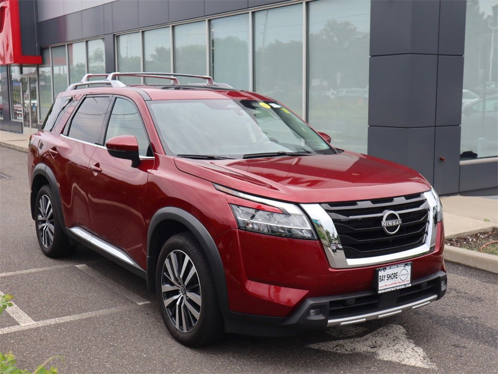 Certified 2022 Nissan Pathfinder Platinum w/ Cargo Package image 3