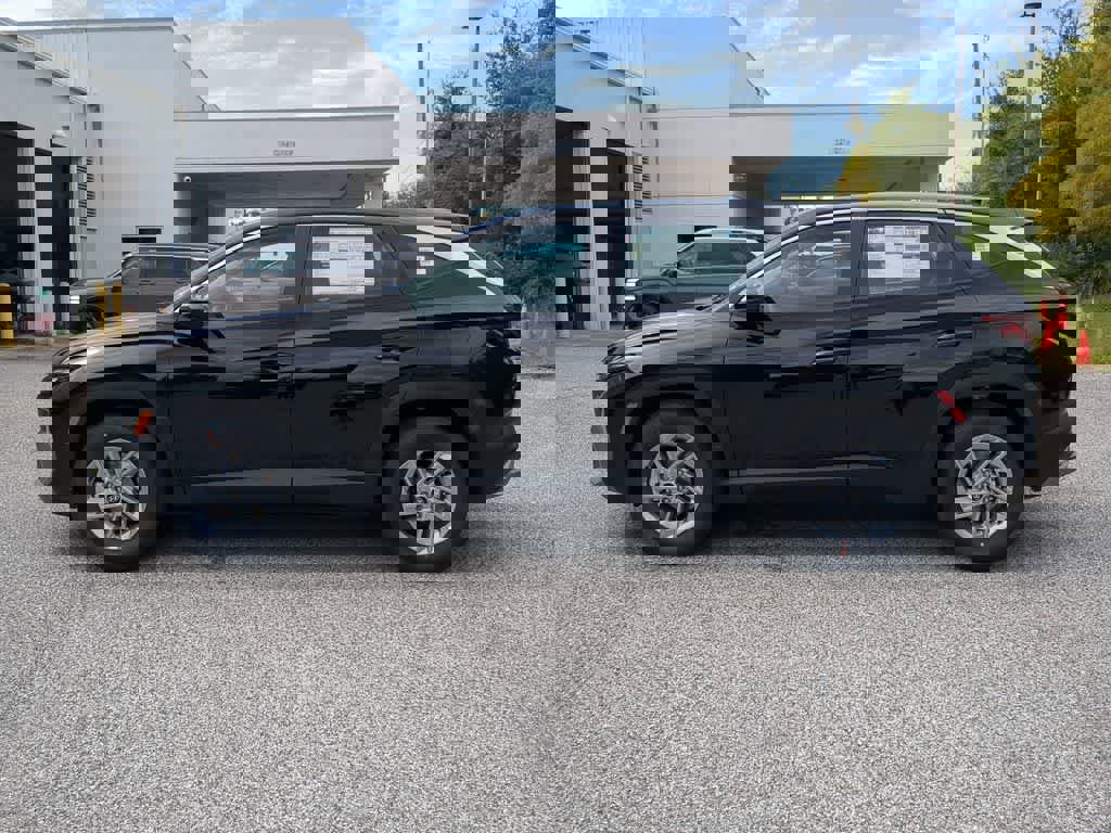 New 2026 Hyundai Tucson SE image 3