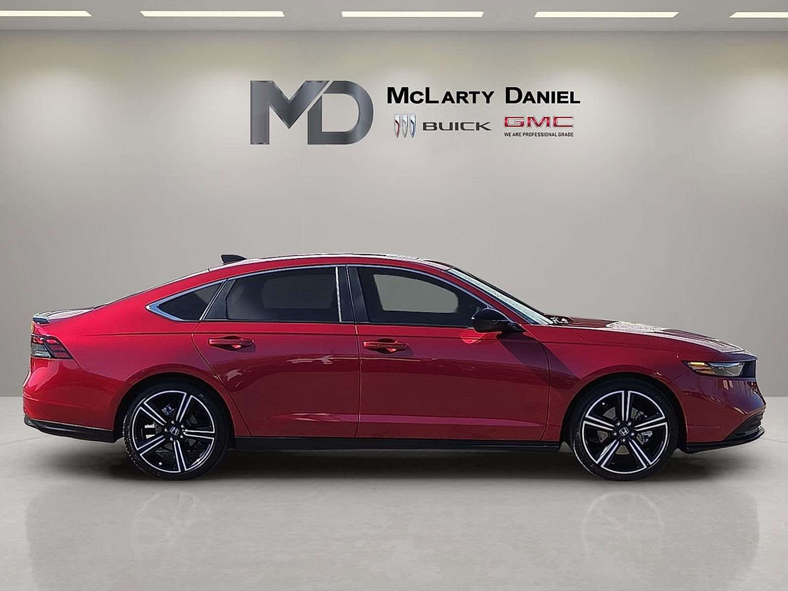 Used 2025 Honda Accord Sport image 6