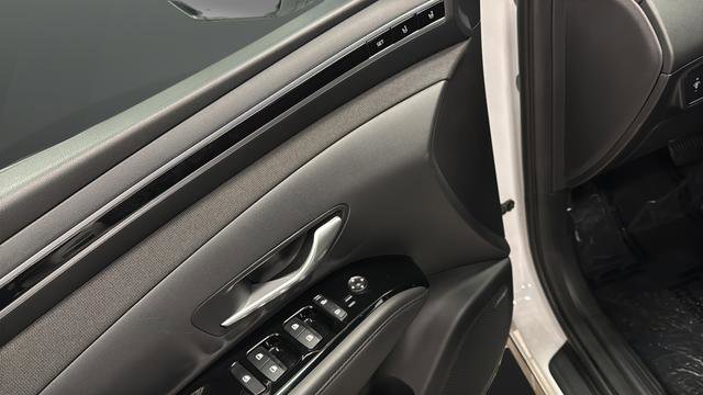 Used 2023 Hyundai Tucson Limited image 29
