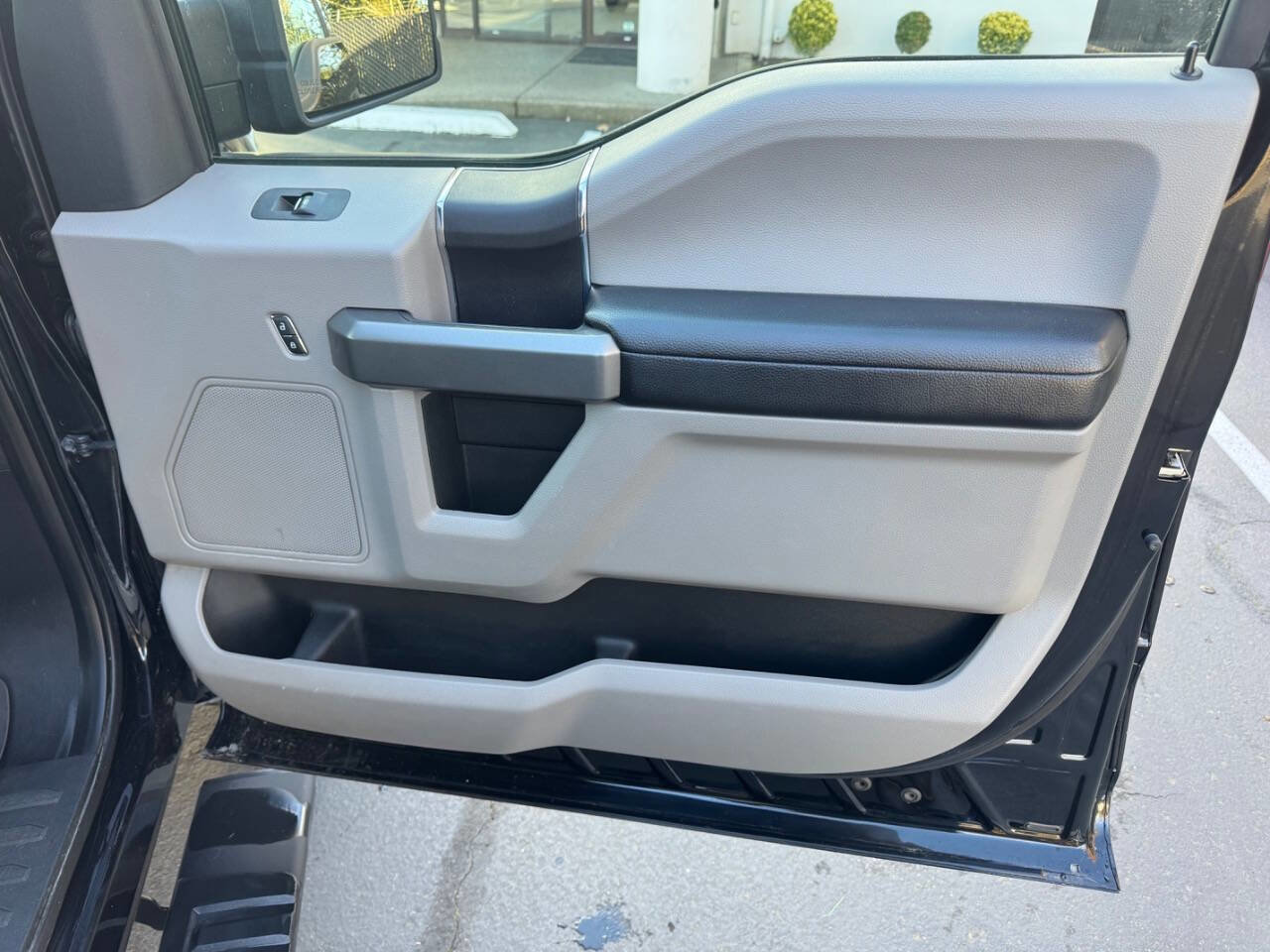 Used 2018 Ford F150 XLT image 16