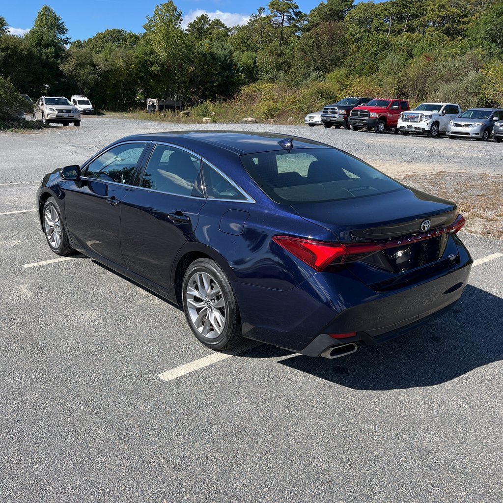 Used 2022 Toyota Avalon XLE image 3