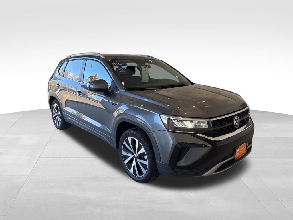 Used 2022 Volkswagen Taos SE image 9