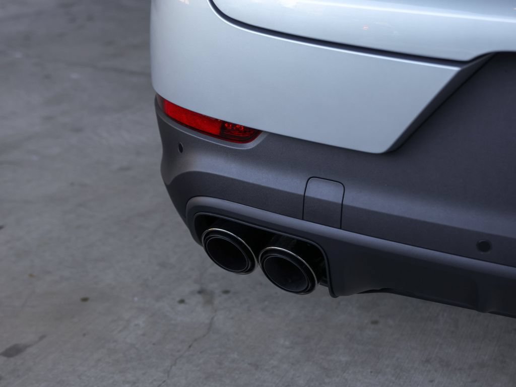 Certified 2026 Porsche Cayenne AWD/4WD image 14