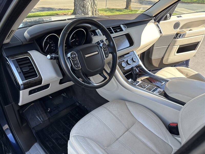 Used 2017 Land Rover Range Rover Sport HSE AWD/4WD image 23