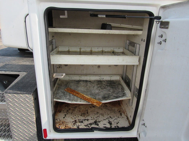 Used 2016 Ford F550 2WD Regular Cab Super Duty image 18