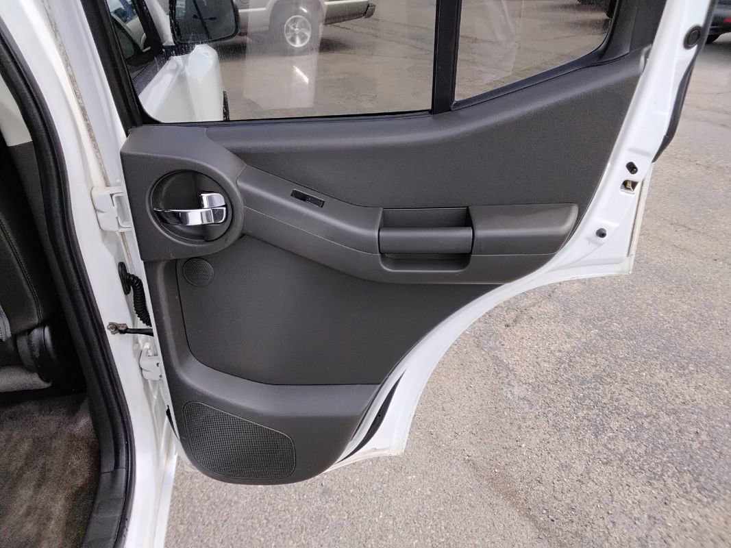 Used 2012 Nissan Xterra PRO-4X w/ Pro-4x Leather Pkg AWD/4WD image 15