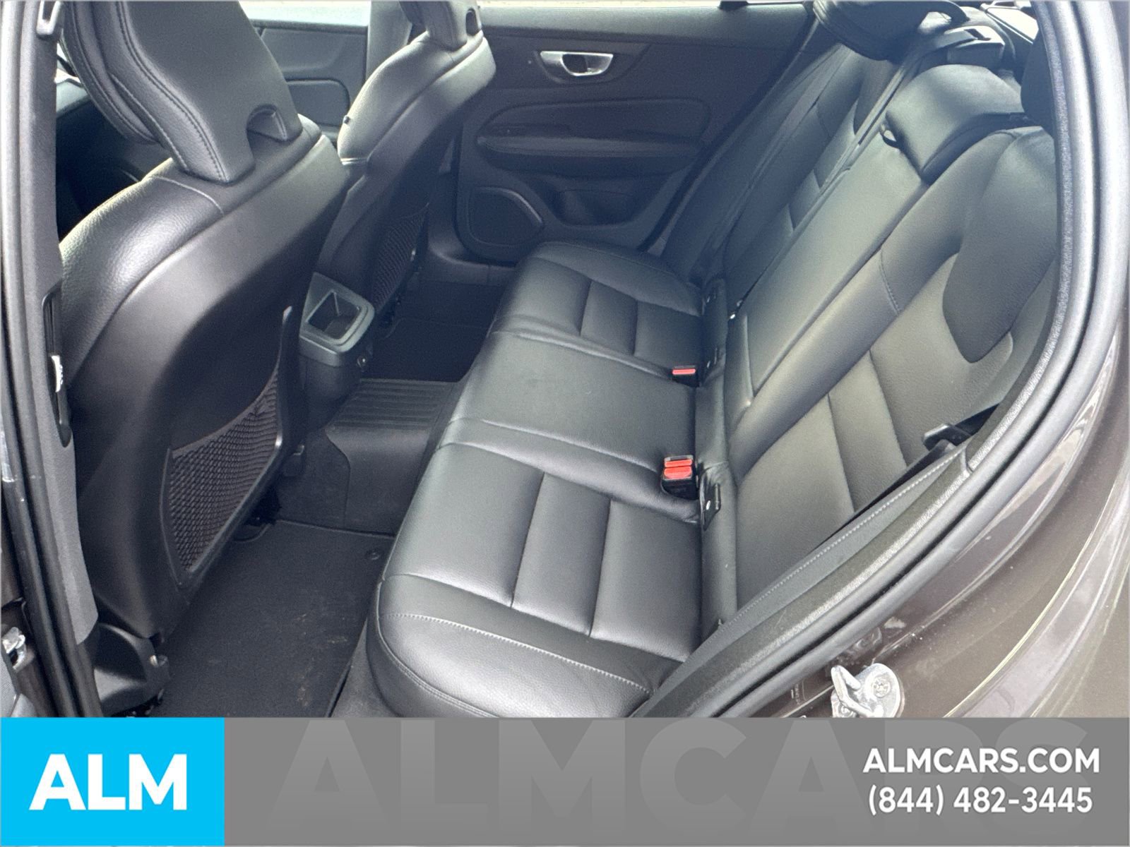 Used 2024 Volvo V60 B5 Cross Country Plus image 26