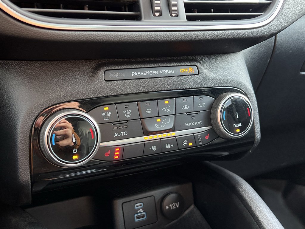 Used 2022 Ford Escape Titanium w/ Class II Trailer Tow Package image 22