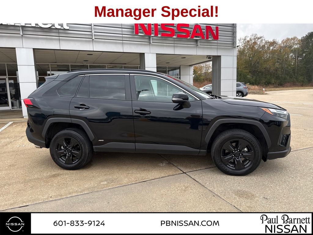 Used 2024 Toyota RAV4 LE image 7