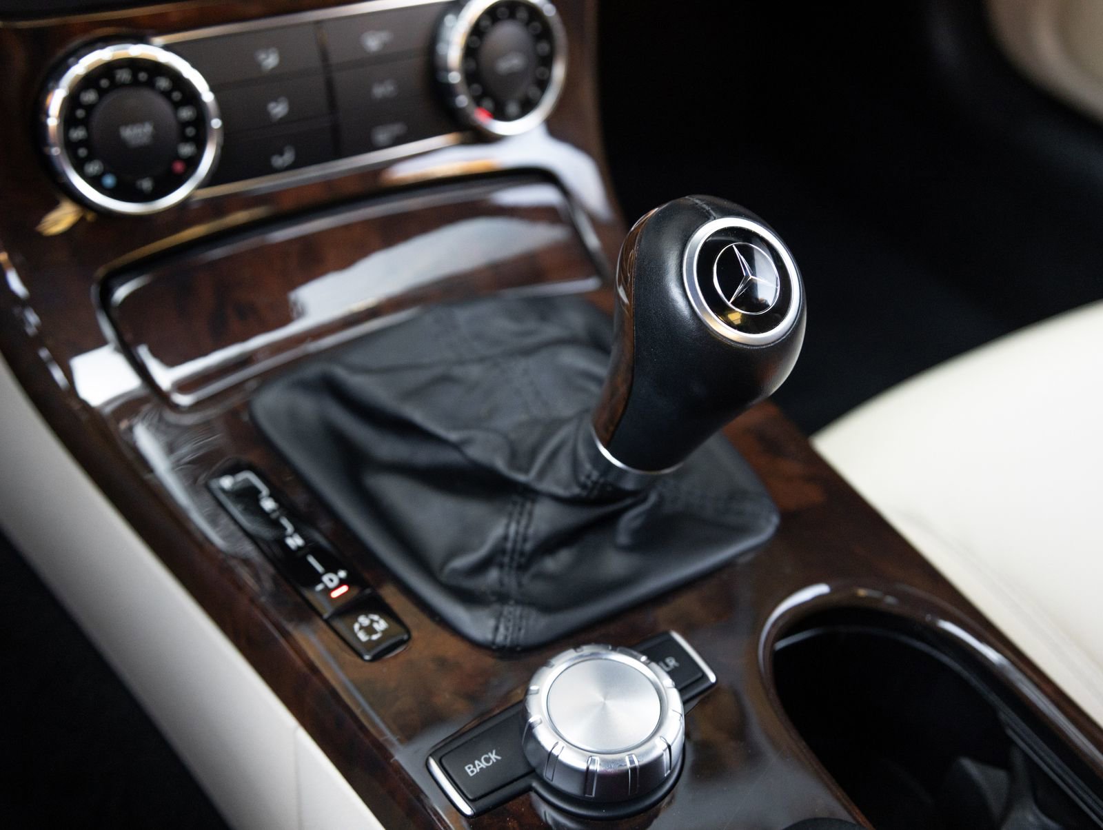 Used 2013 Mercedes-Benz SLK 250 image 29