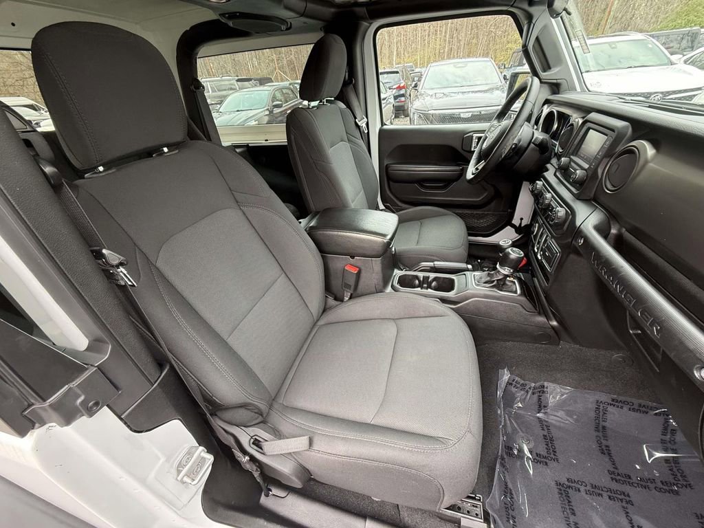 Used 2018 Jeep Wrangler Sport S image 9