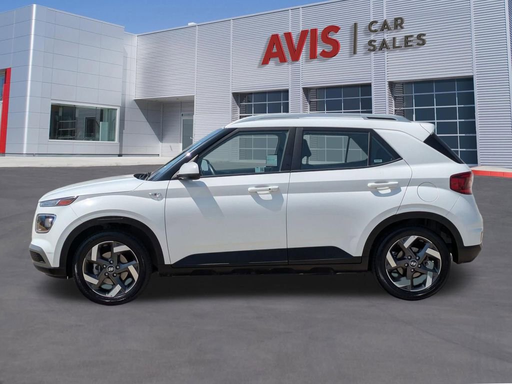 Used 2025 Hyundai Venue SEL FWD image 10