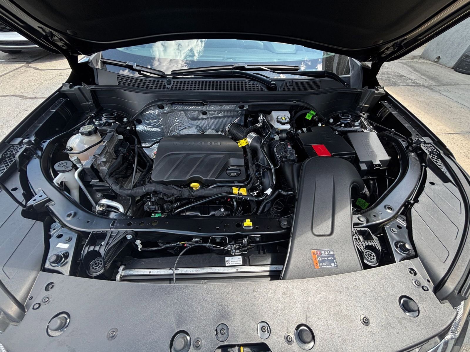 Used 2025 Chevrolet Trax LT FWD image 32