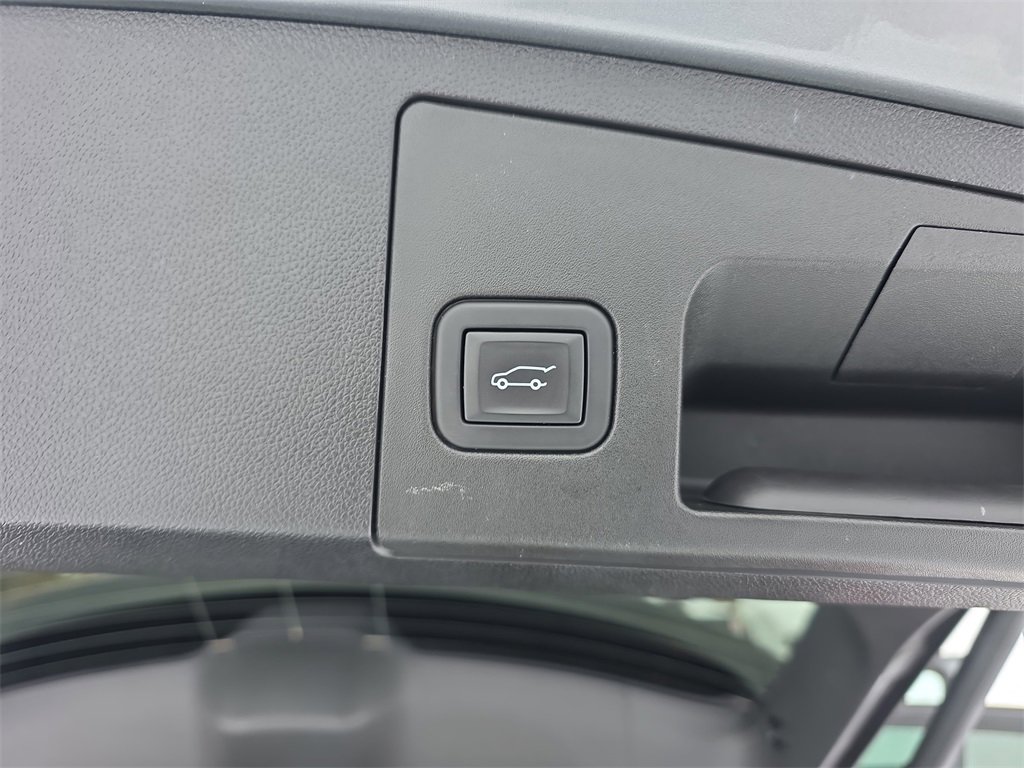 Certified 2024 Cadillac XT4 Premium Luxury image 13