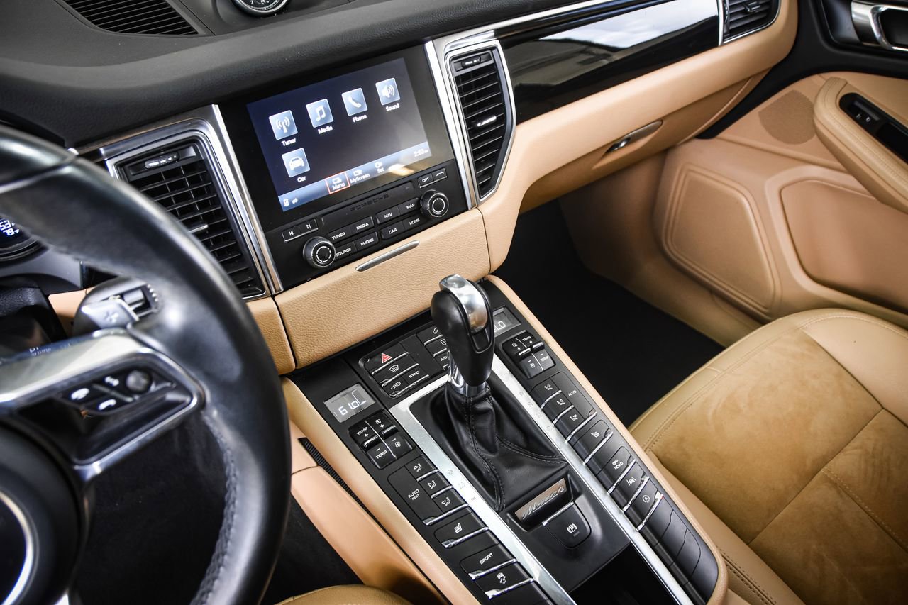 Certified 2018 Porsche Macan image 18