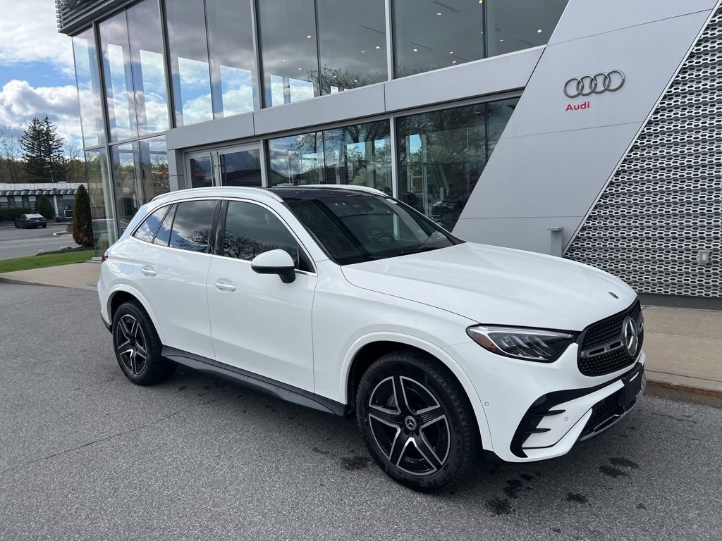 Used 2025 Mercedes-Benz GLC 300 4MATIC image 7