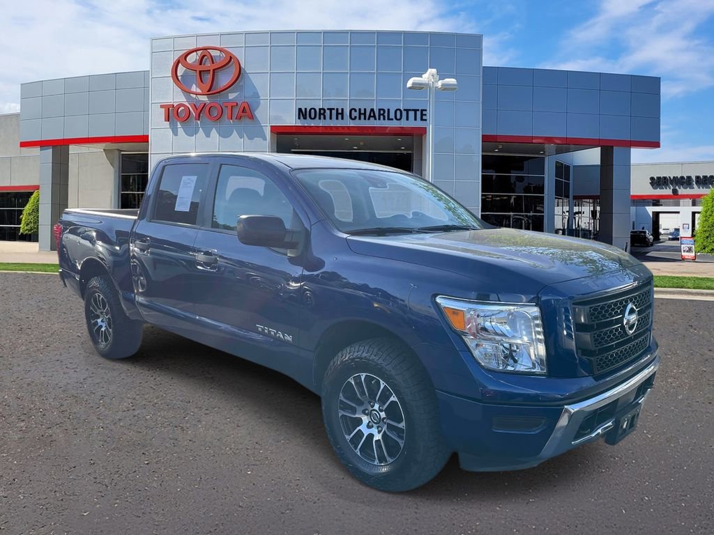 Used 2022 Nissan Titan SV image 1