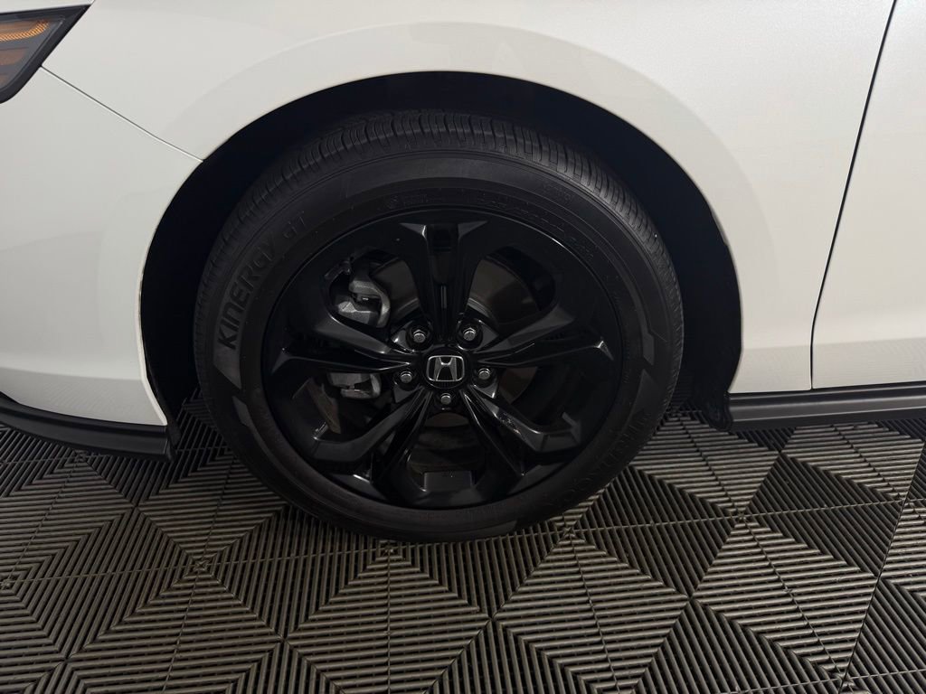 Used 2025 Honda Accord SE image 11