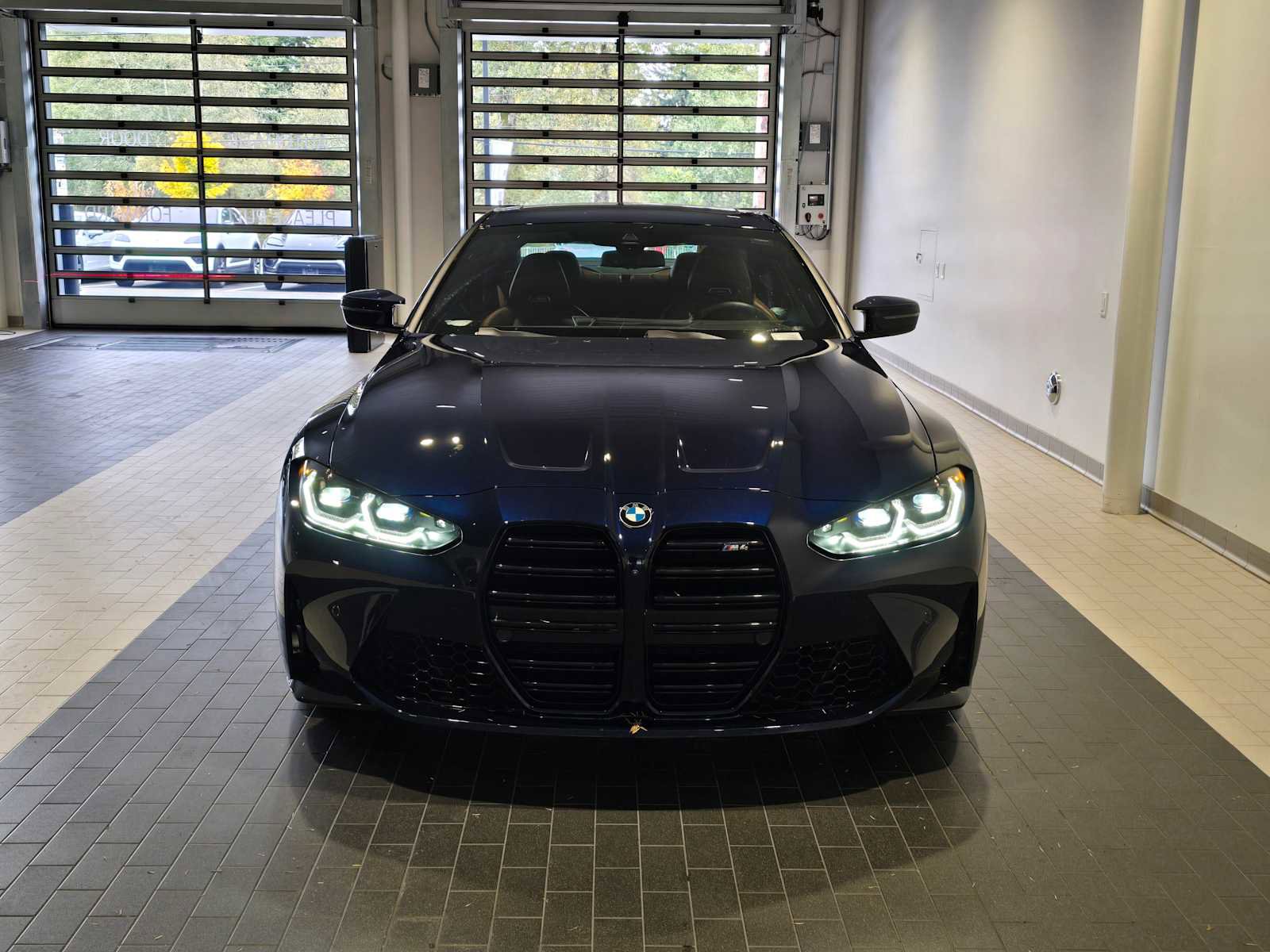 Used 2024 BMW M4 Coupe w/ Executive Package image 17