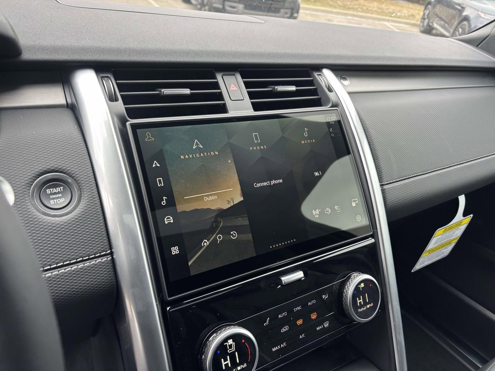 New 2026 Land Rover Discovery Limited Edition image 16