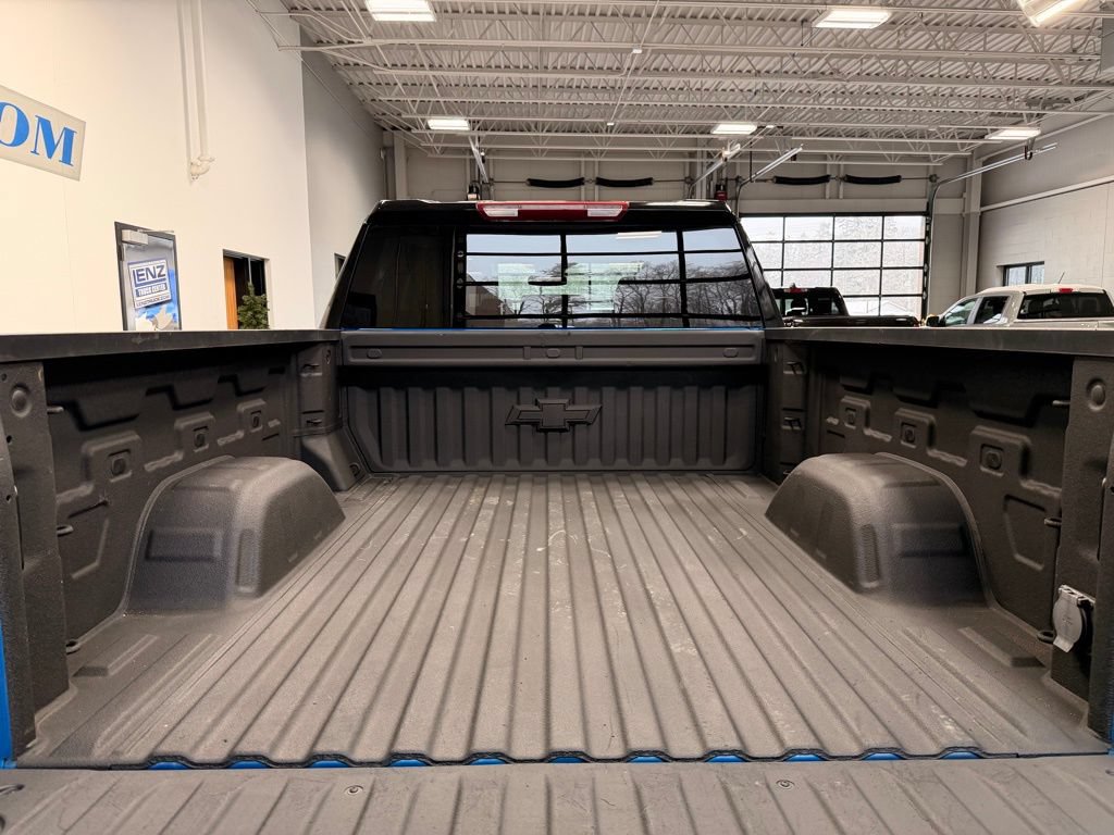Used 2024 Chevrolet Silverado 1500 RST w/ Z71 Off-Road Package AWD/4WD image 11